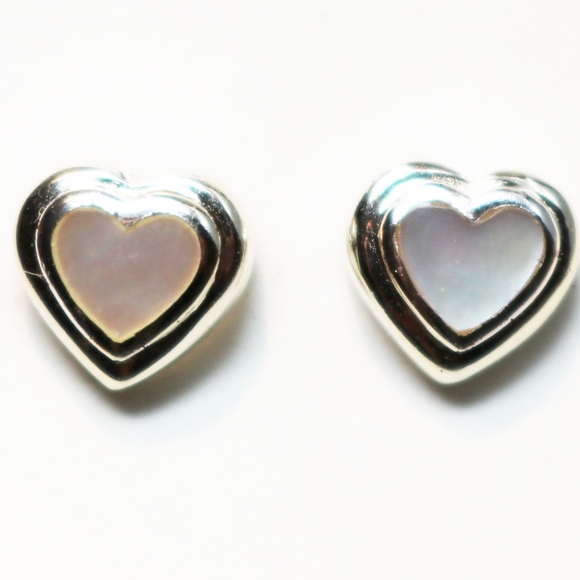 💝 Mother of Pearl Sterling Silver Heart Studs 💞 - Picture 6 of 8